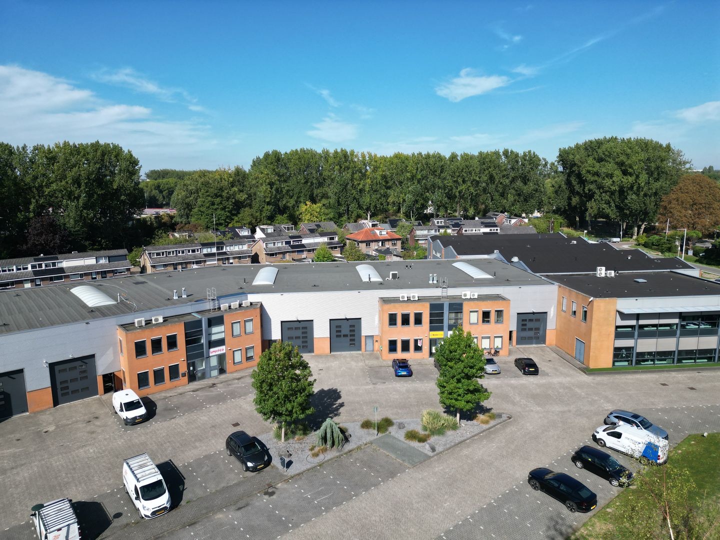 View photo 2 of Oosterparkweg 35-f
