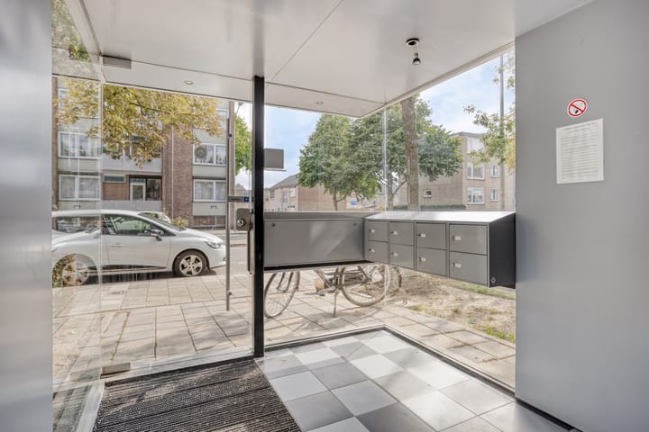 Foto 3 van Adelbert van Scharnlaan E 33