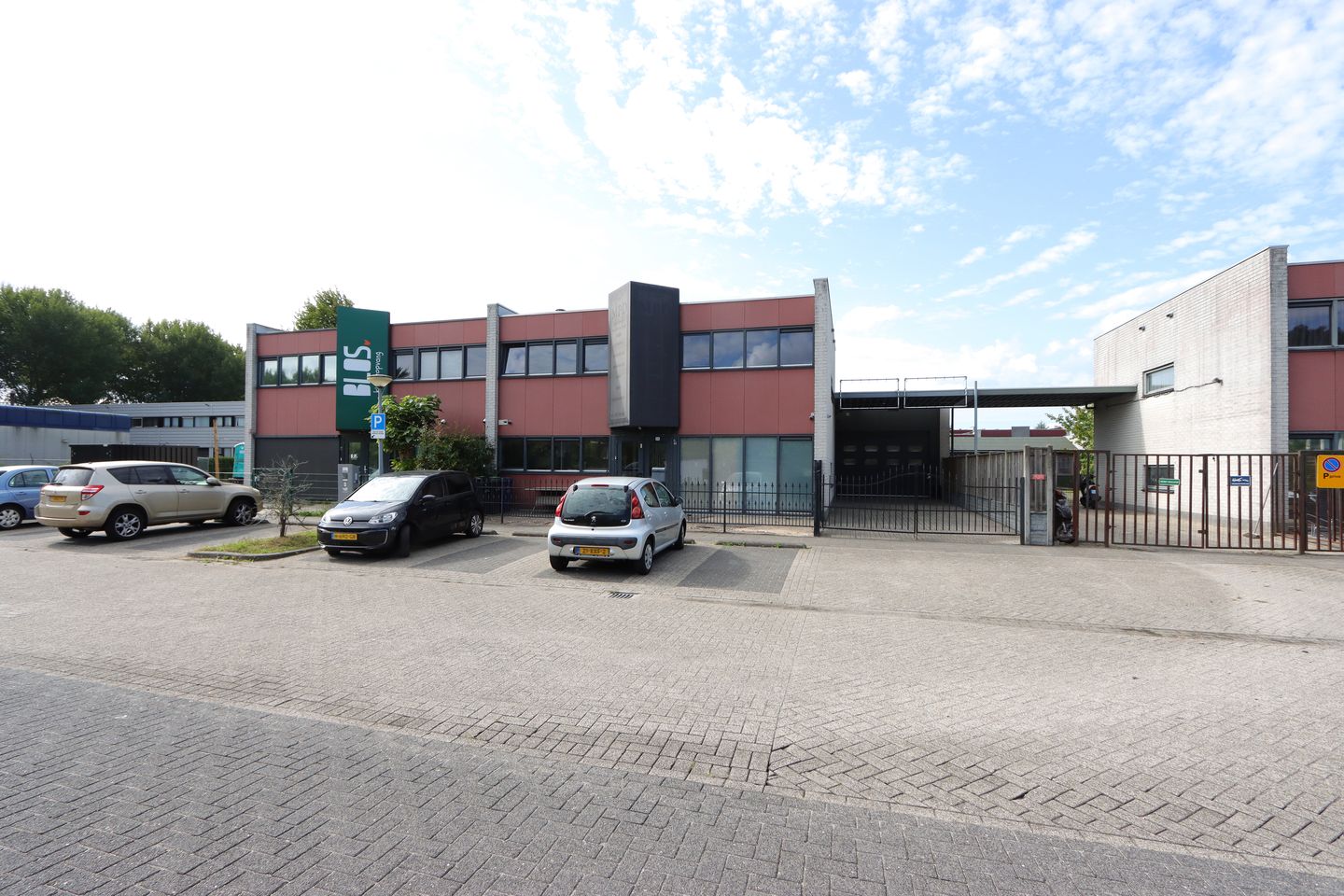 View photo 3 of Operetteweg 108