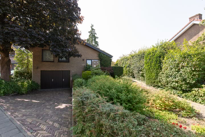 Foto 4 van Worth Rhedenseweg 17