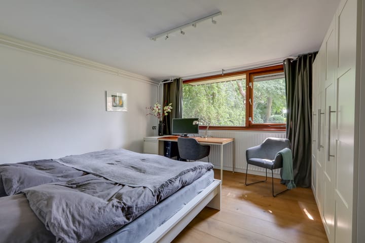 Foto 13 van Worth Rhedenseweg 17