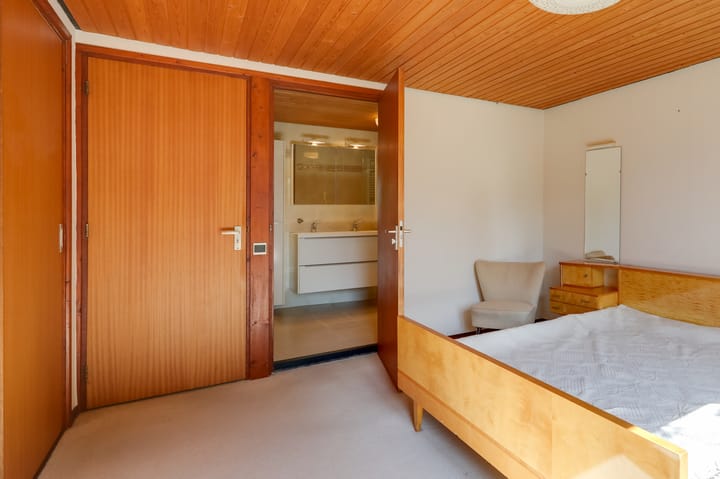 Foto 24 van Worth Rhedenseweg 17