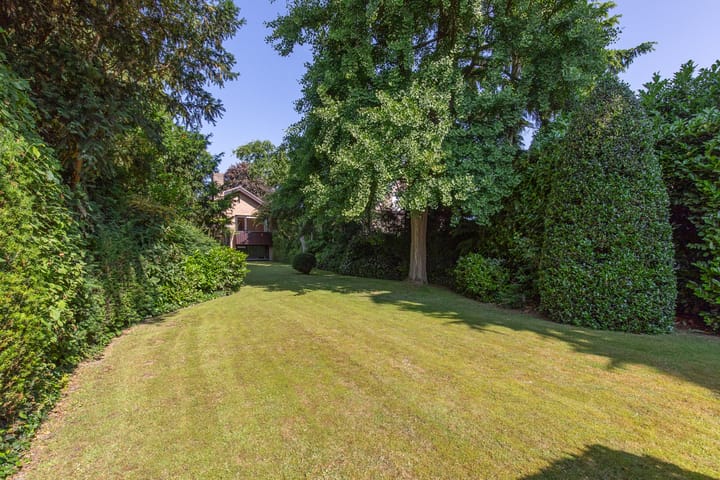 Foto 42 van Worth Rhedenseweg 17