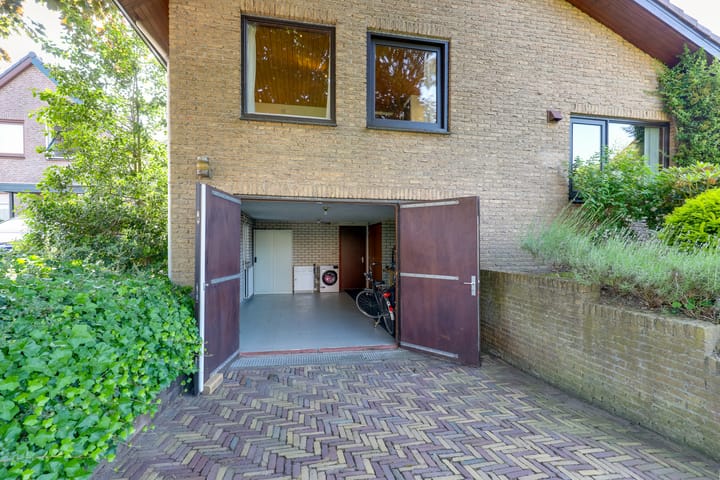 Foto 44 van Worth Rhedenseweg 17