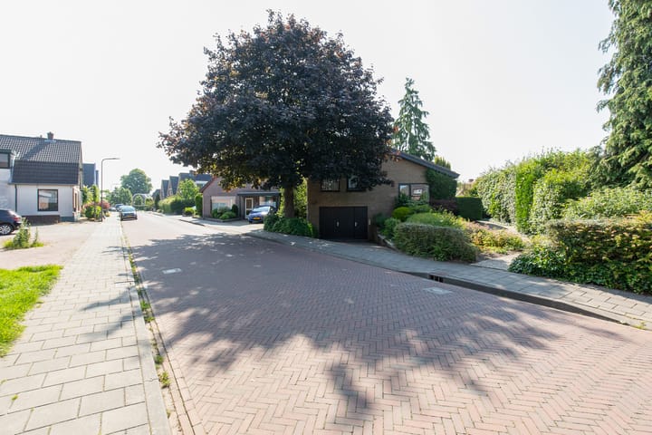 Foto 46 van Worth Rhedenseweg 17