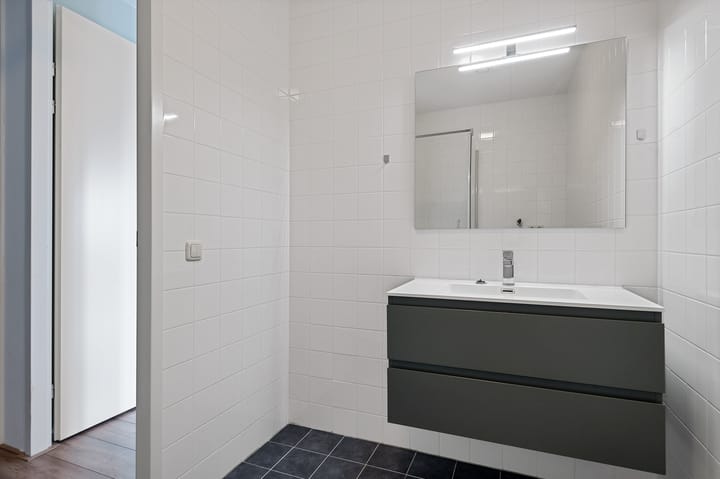 Photo 13 of Coremolen 5-M19