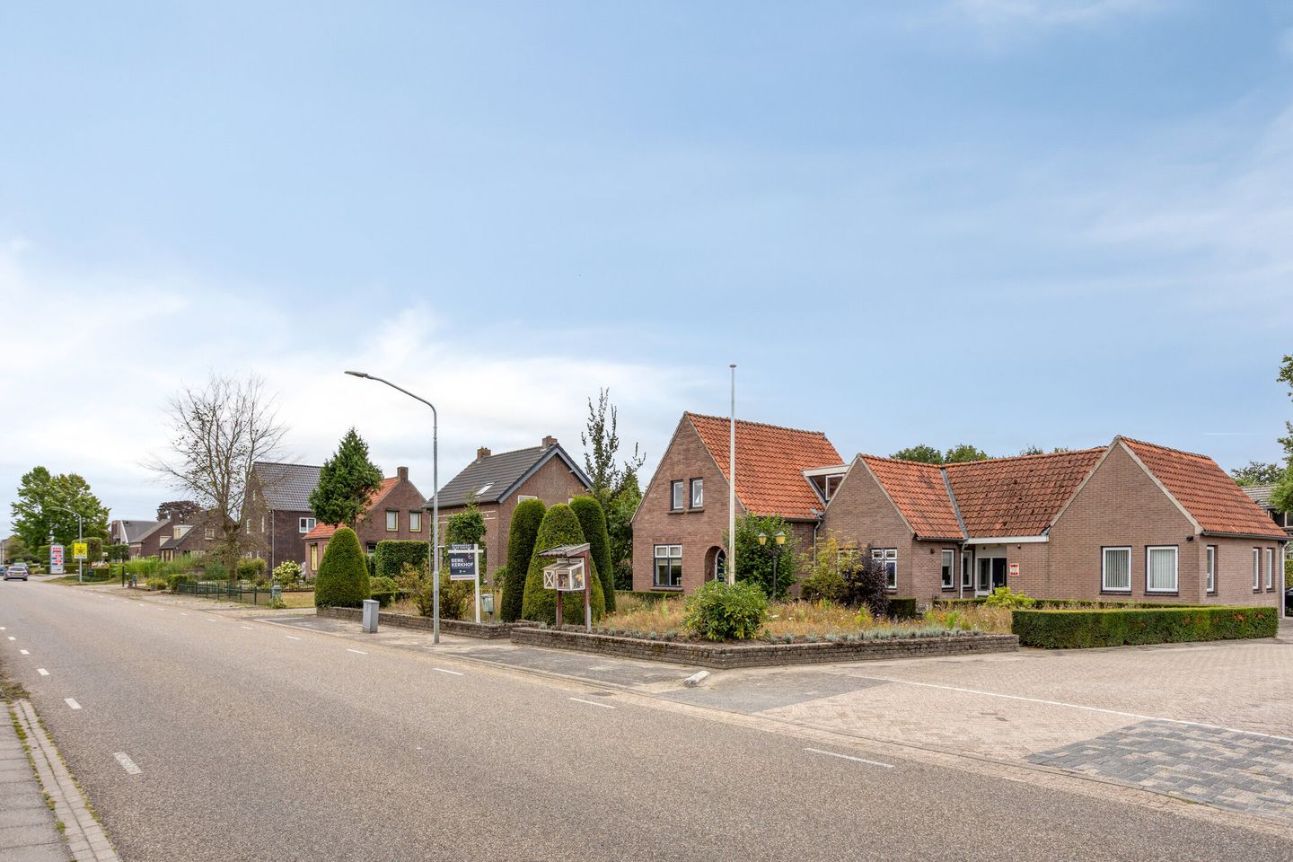 Bekijk foto 3 van Monseigneur Berkvensstraat 75