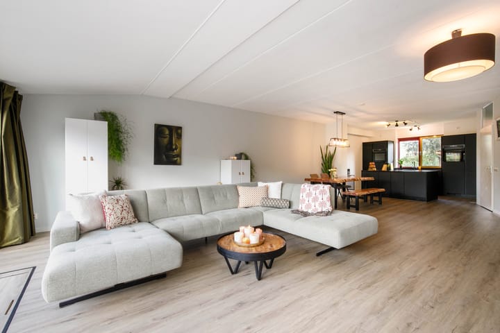 Foto 2 van Vrouwenmantel 73