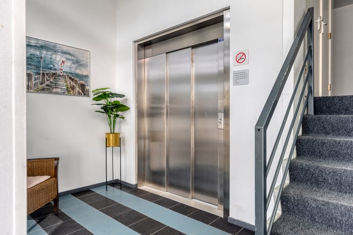 Photo 25 of Rosenburglaan 323