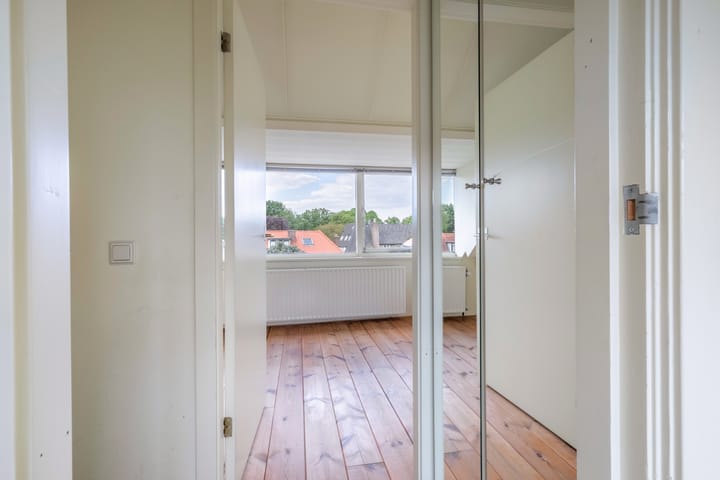 Photo 41 of Multatulilaan 64