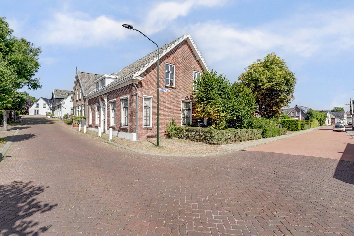 Bekijk foto 3 van Julianastraat 28