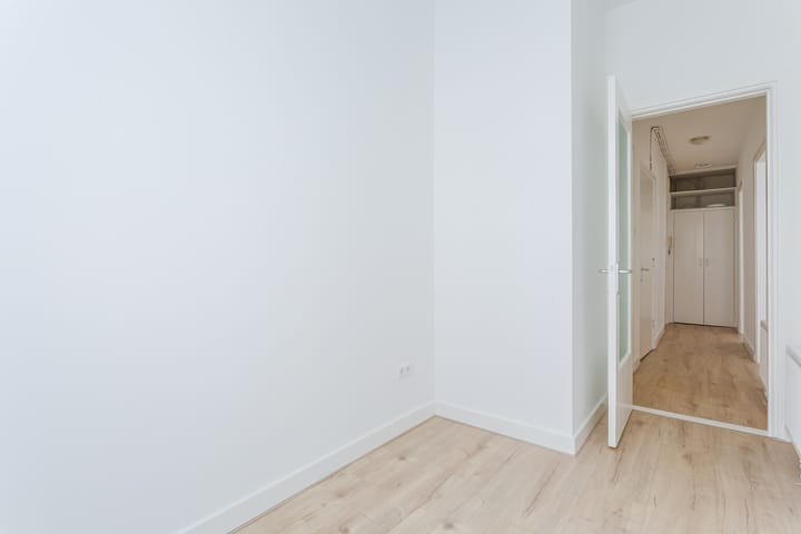 Photo 18 of Kazernestraat 24-1