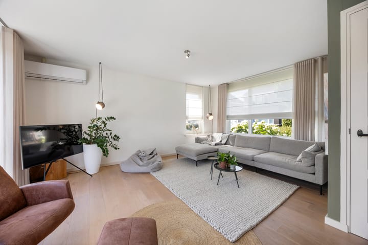 Photo 11 of Haagbeukstraat 5