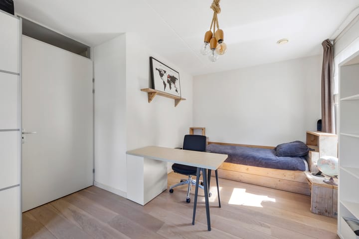 Photo 32 of Haagbeukstraat 5