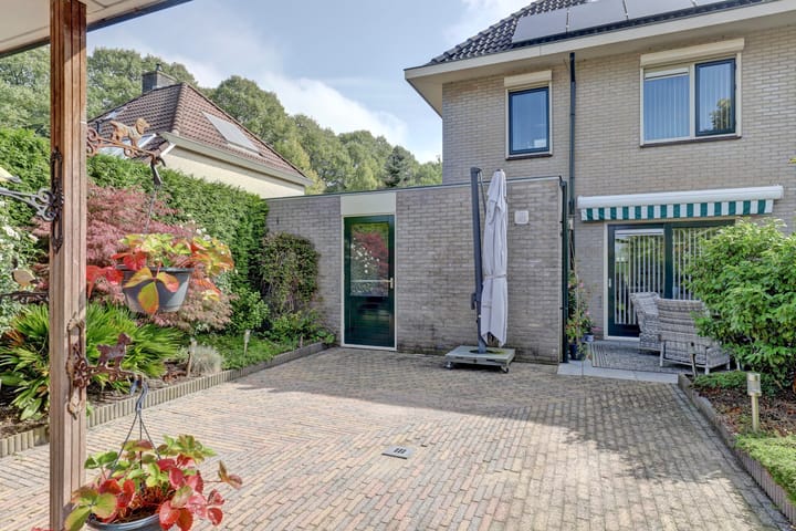 Foto 32 van Kastanjelaan 2