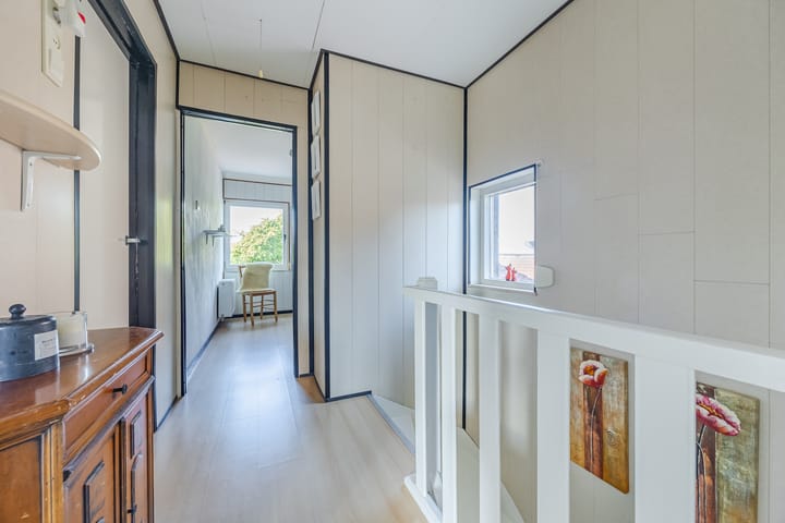 Photo 17 of Irenestraat 17