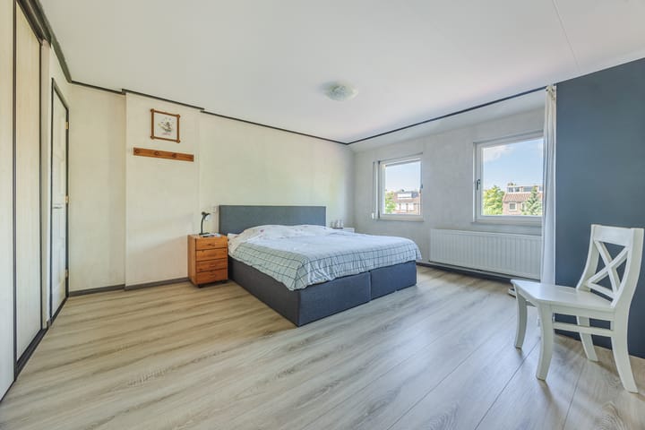 Photo 18 of Irenestraat 17