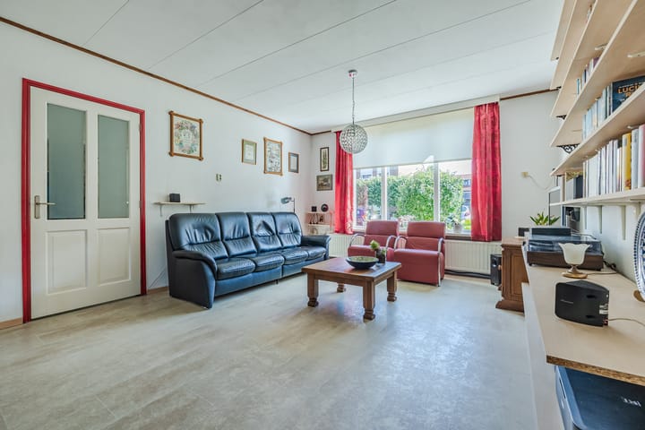 Photo 8 of Irenestraat 17