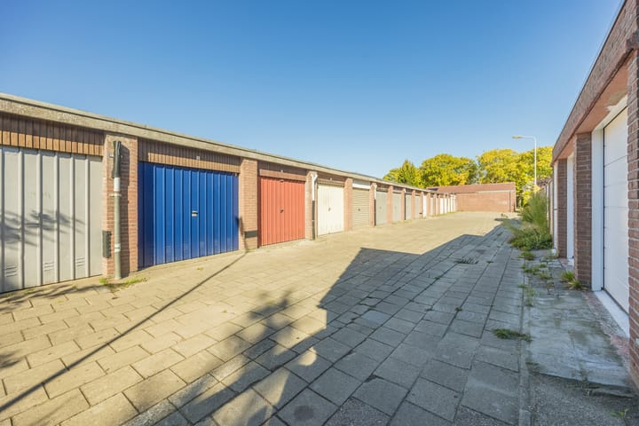 Photo 31 of Irenestraat 17