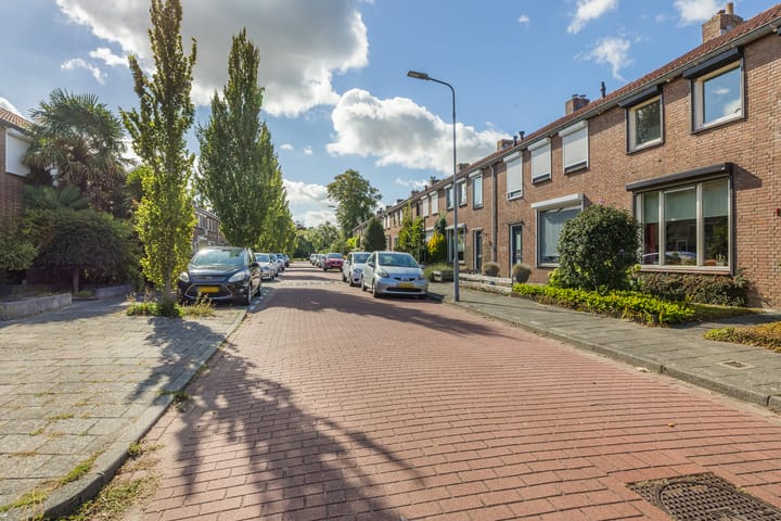 Photo 33 of Irenestraat 17