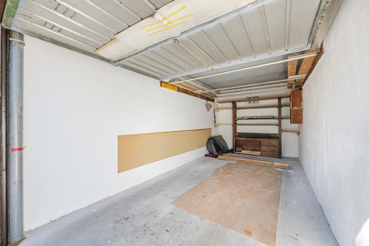 Photo 32 of Irenestraat 17