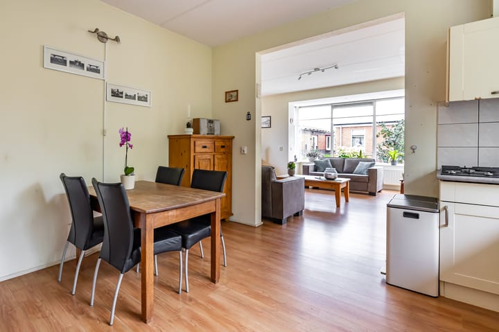 Photo 11 of M.H. Trompstraat 19