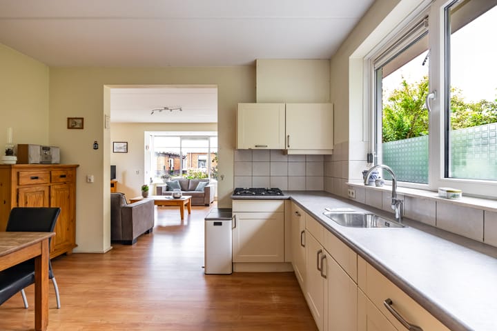 Photo 12 of M.H. Trompstraat 19