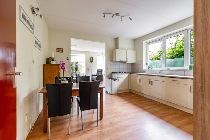 Photo 14 of M.H. Trompstraat 19