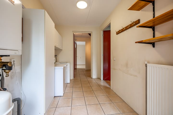 Photo 15 of M.H. Trompstraat 19