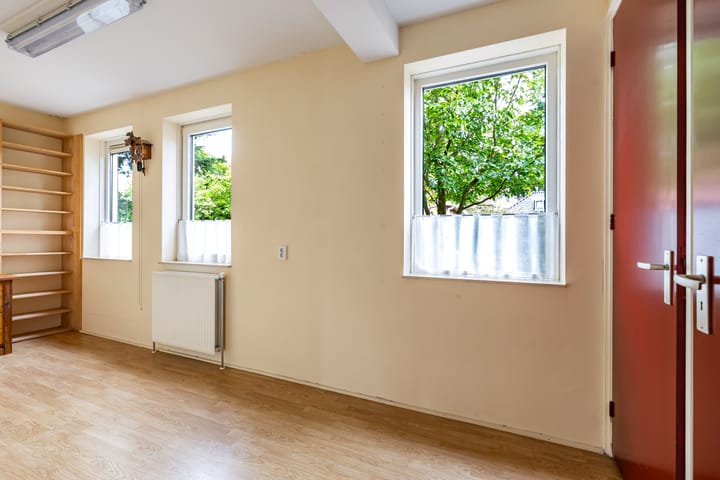 Photo 27 of M.H. Trompstraat 19