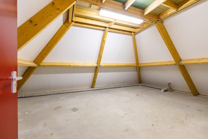 Photo 38 of M.H. Trompstraat 19