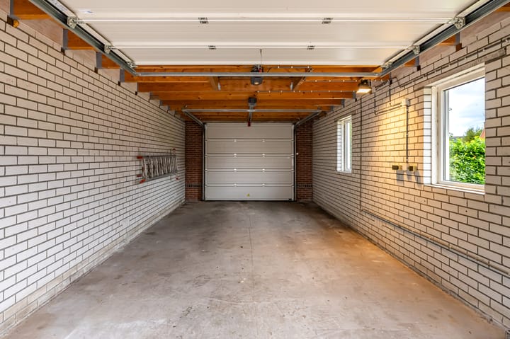 Photo 44 of M.H. Trompstraat 19