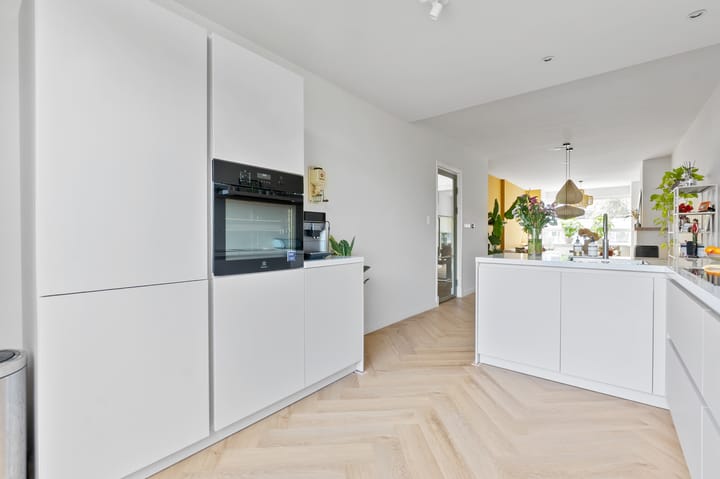 Photo 24 of van Barbansonstraat 48