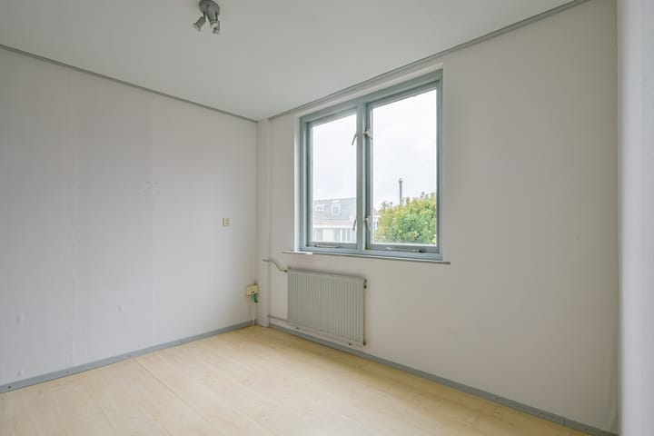 Photo 10 of Schinkelstraat 4