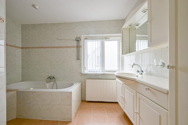 Photo 14 of Schinkelstraat 4