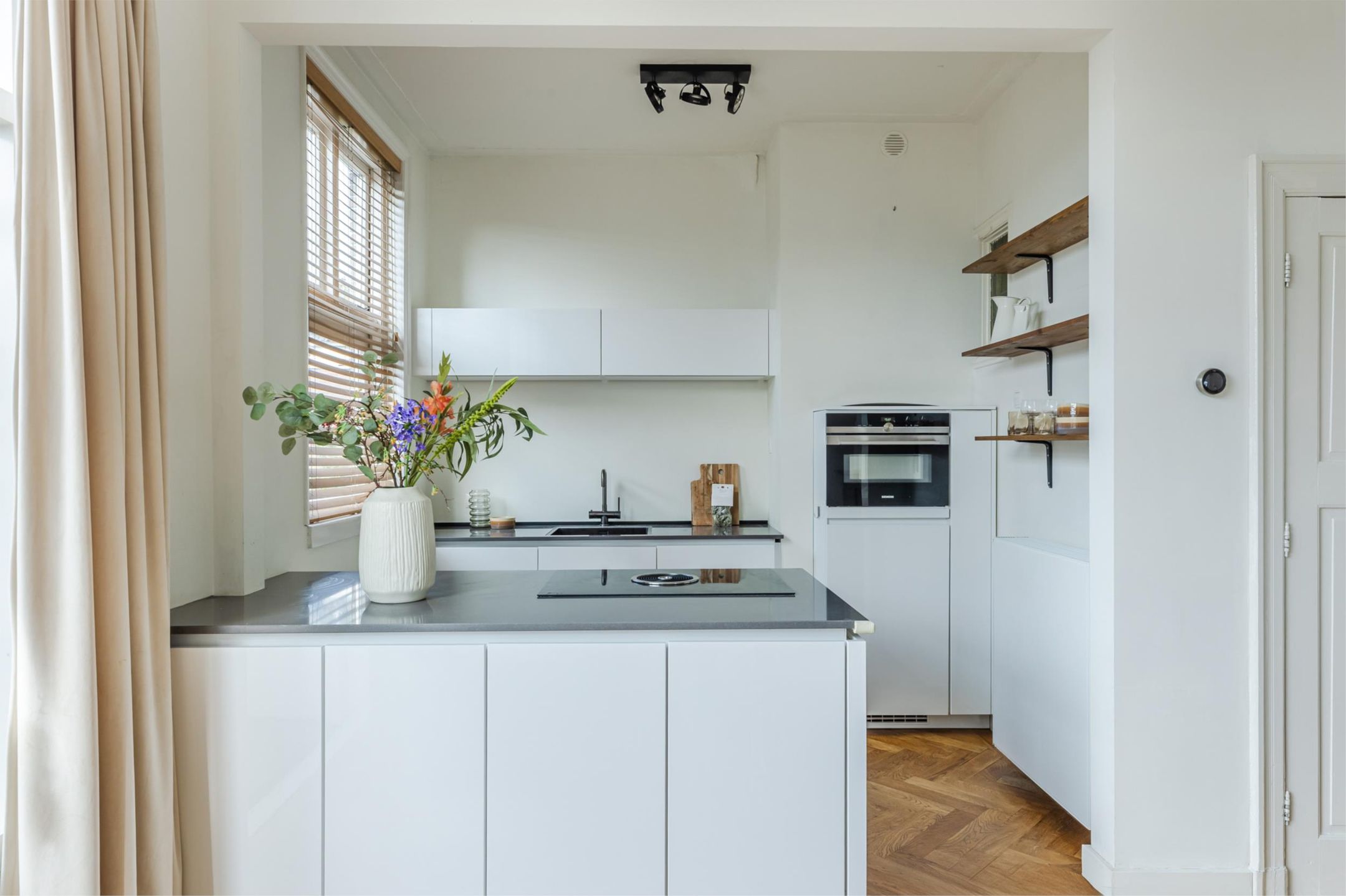 Foto 12 van Emmaplein 38-RD