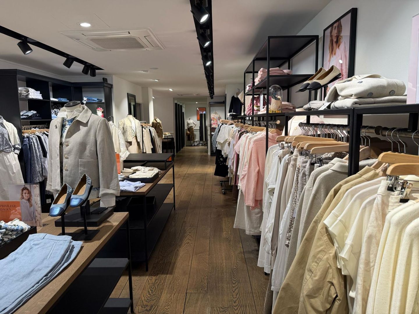 View photo 2 of Beukerstraat 73