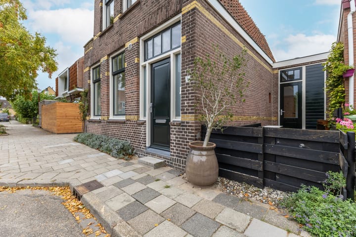 Photo 8 of Oranjestraat 1