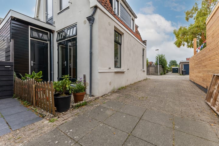 Photo 48 of Oranjestraat 1