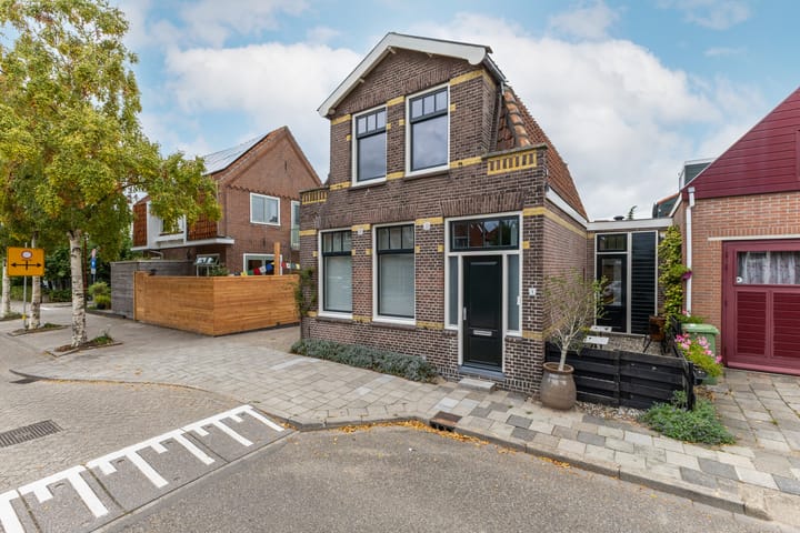 Photo 50 of Oranjestraat 1