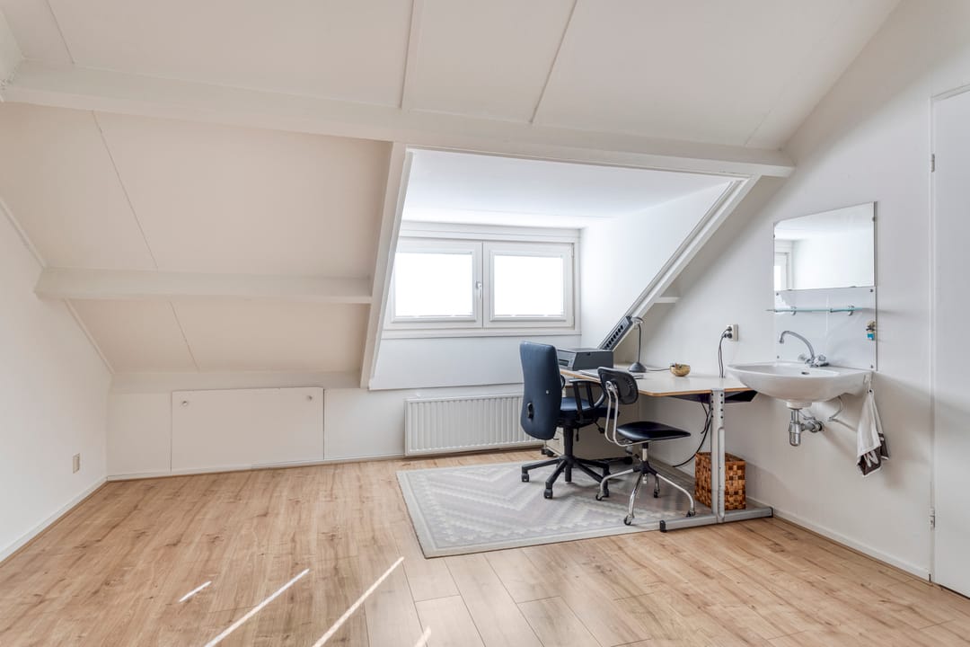 Foto 28 van Busweg 57