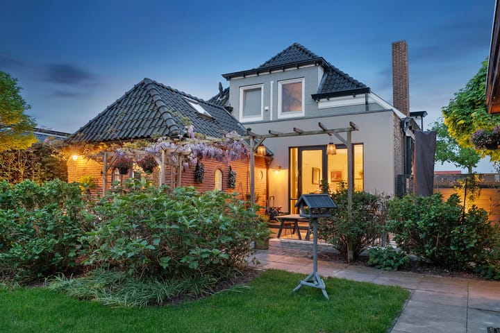 Foto 16 van Moerheimstraat 104