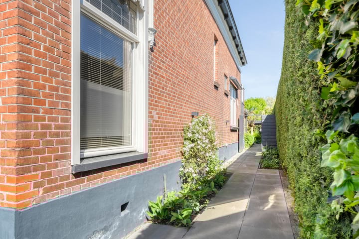 Foto 37 van Moerheimstraat 104