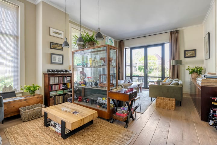 Foto 44 van Moerheimstraat 104