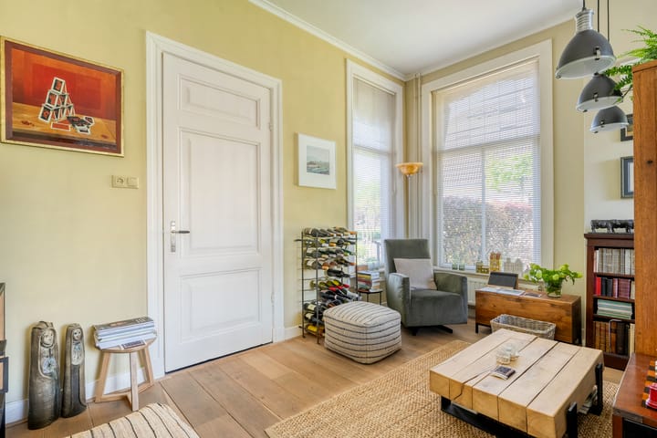 Foto 48 van Moerheimstraat 104