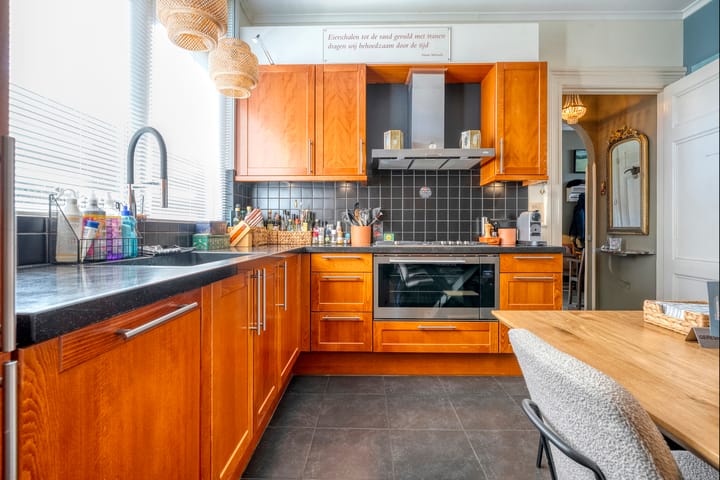 Foto 50 van Moerheimstraat 104