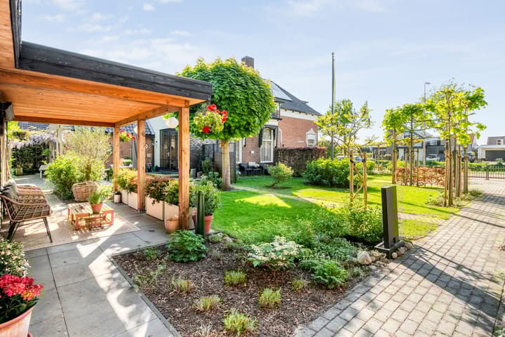 Foto 67 van Moerheimstraat 104