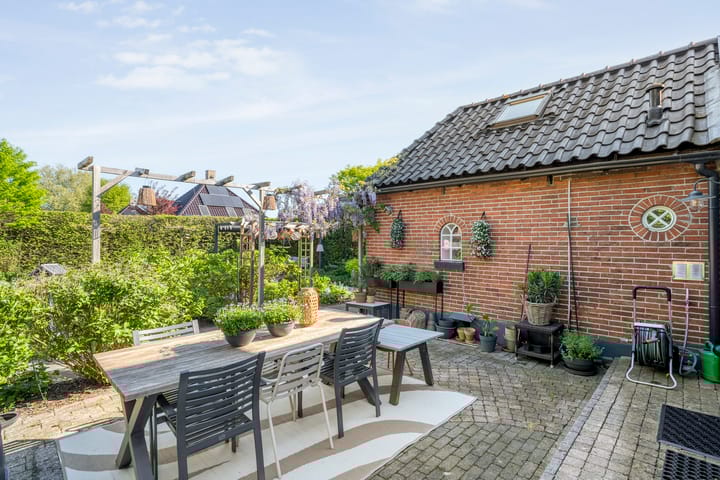 Foto 76 van Moerheimstraat 104