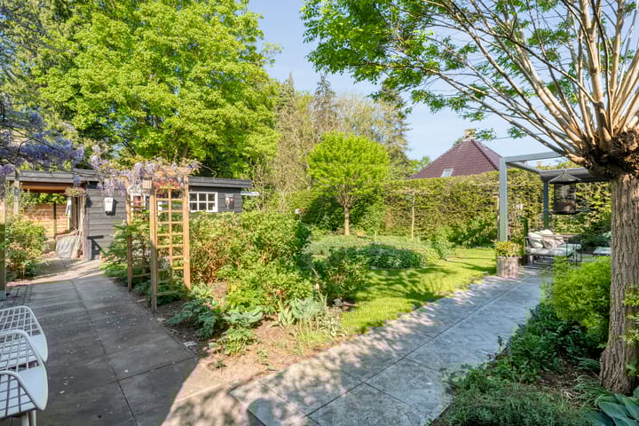 Foto 77 van Moerheimstraat 104