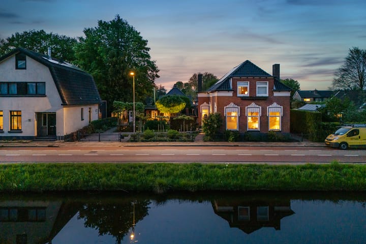 Foto 85 van Moerheimstraat 104